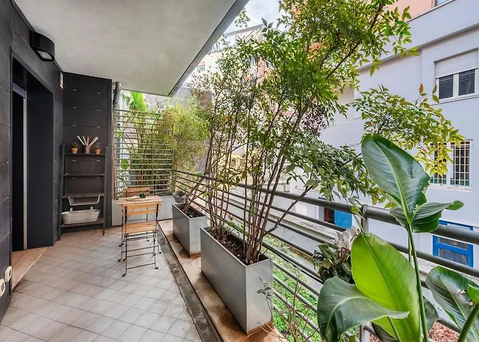 Private Terrace & Parking *