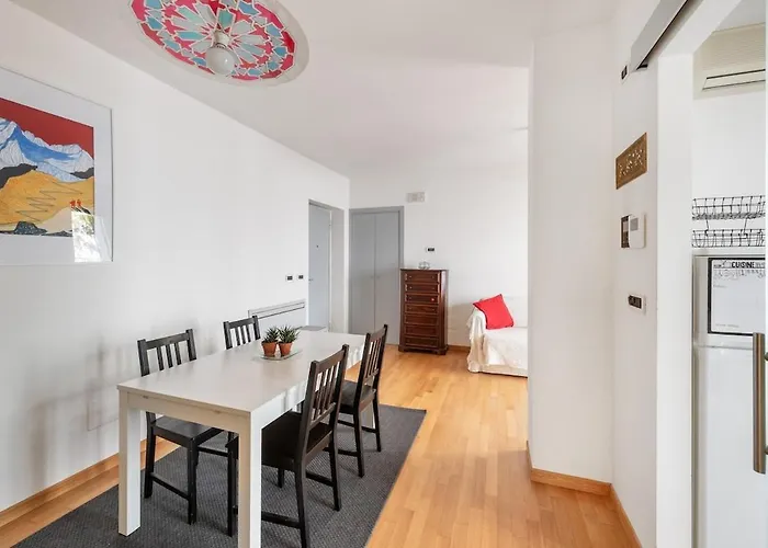 Private Terrace & Parking * Rom