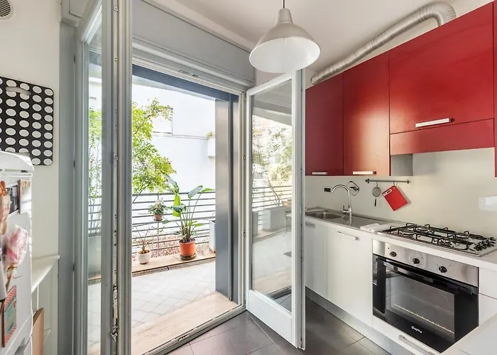 Private Terrace & Parking Apartment Rom