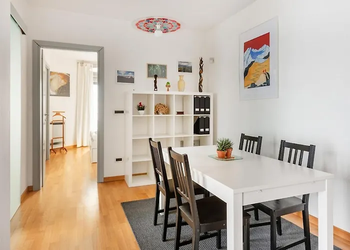 Private Terrace & Parking Apartment *